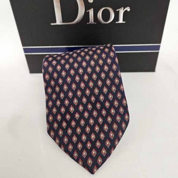 Christian Dior Silk Neckyie in Navy and Red Interlocking Diamond Pattern - Picture 2 of 8